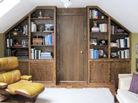 Oak Built-in Bookshelves